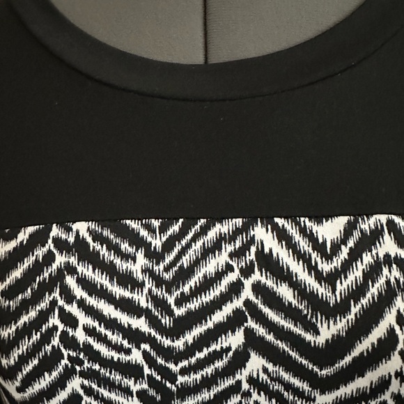 Cute print tunic top size S ~ EUC ~ - Picture 3 of 5